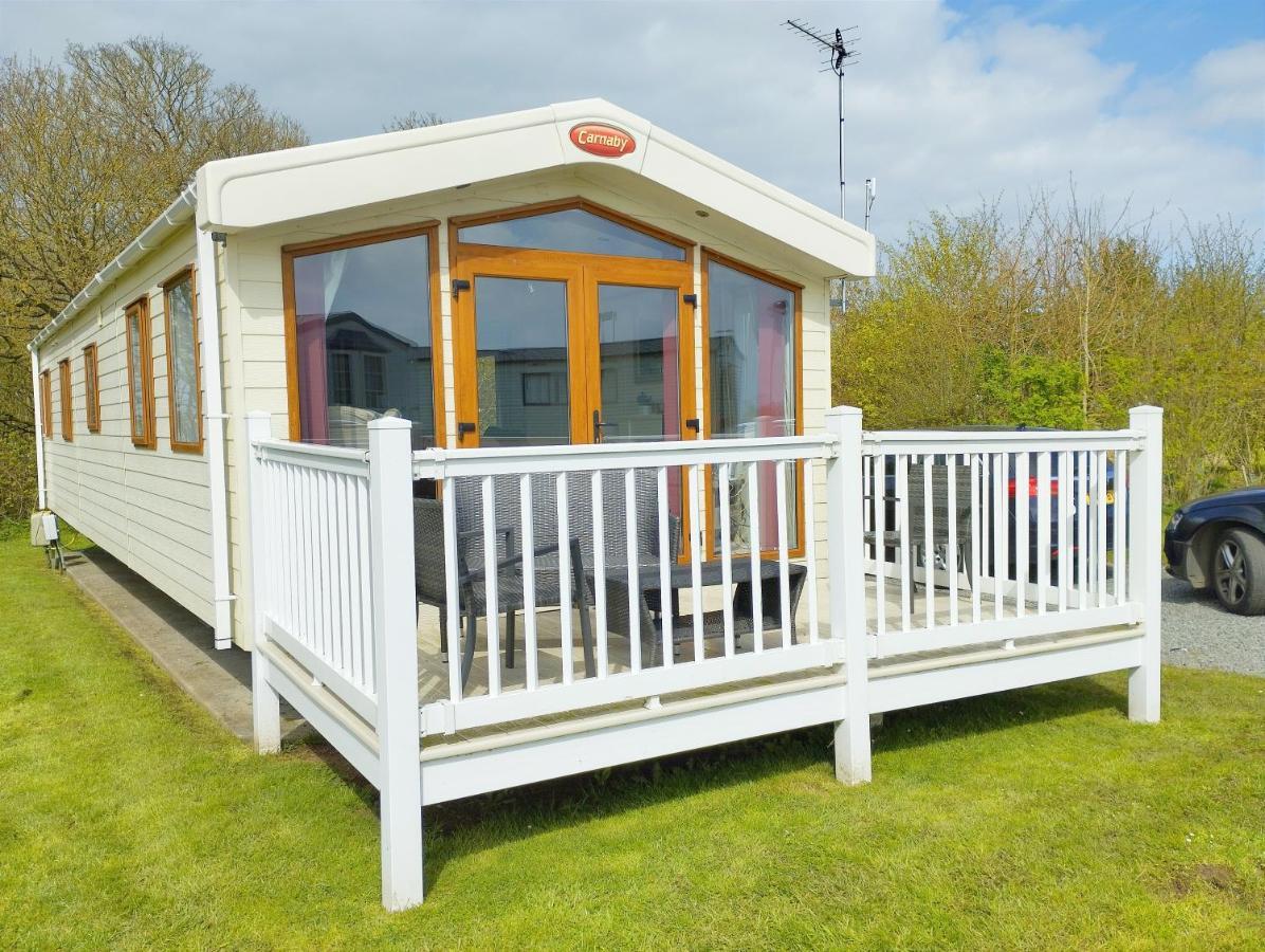 Le Mere Village Caravan Hire *